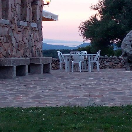 Turismo Rurale L'Agliuledda Villa Sant'Antonio di Gallura Luaran gambar