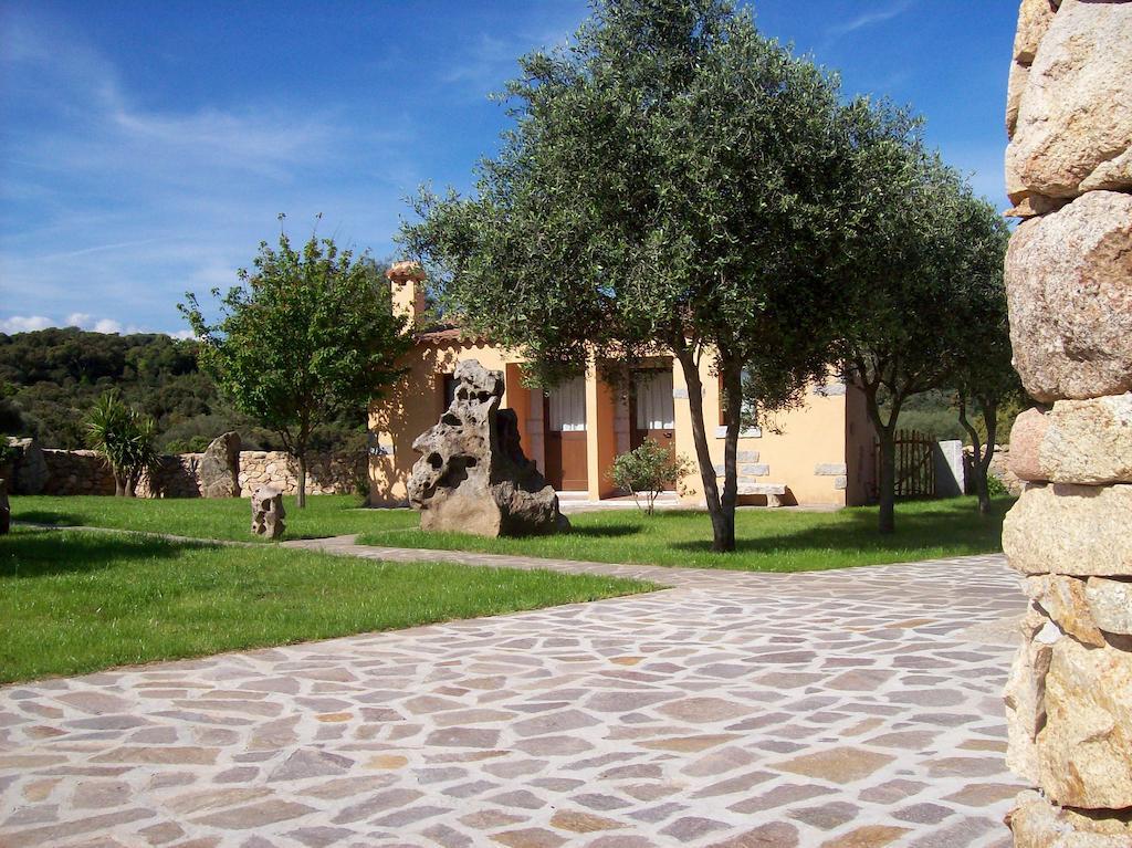 Turismo Rurale L'Agliuledda Villa Sant'Antonio di Gallura Luaran gambar
