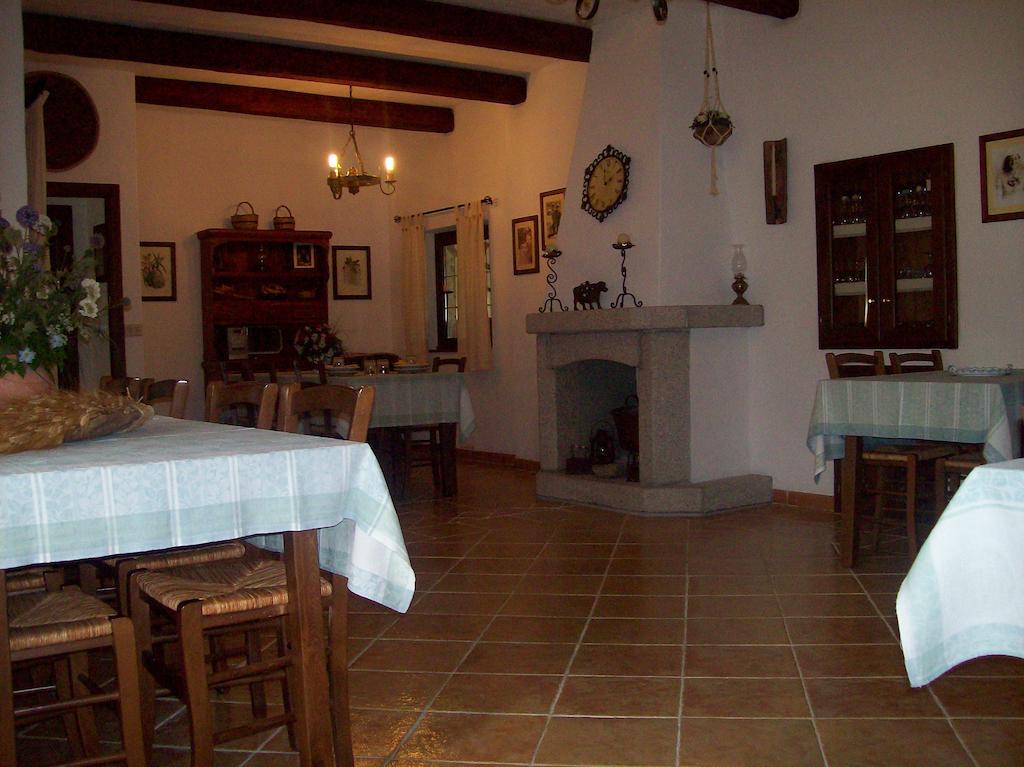 Turismo Rurale L'Agliuledda Villa Sant'Antonio di Gallura Luaran gambar