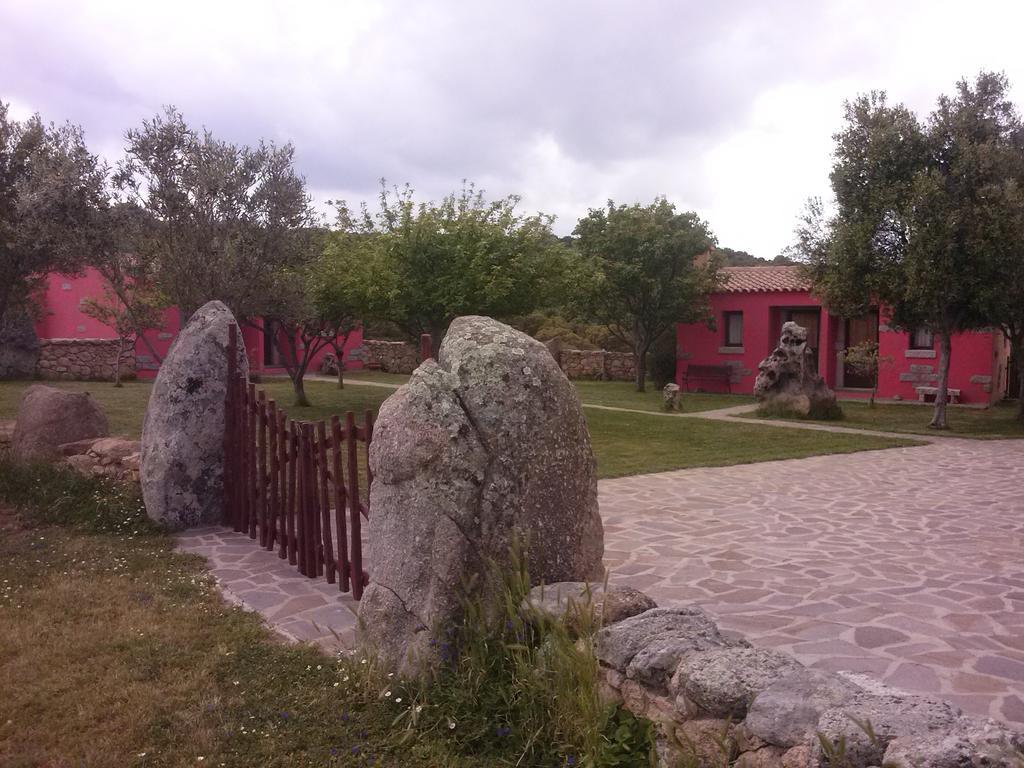 Turismo Rurale L'Agliuledda Villa Sant'Antonio di Gallura Luaran gambar
