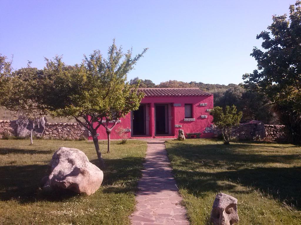 Turismo Rurale L'Agliuledda Villa Sant'Antonio di Gallura Luaran gambar