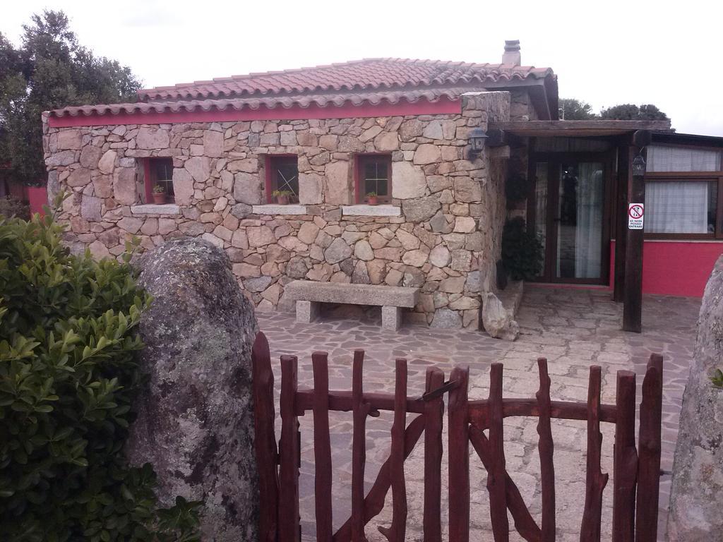 Turismo Rurale L'Agliuledda Villa Sant'Antonio di Gallura Luaran gambar