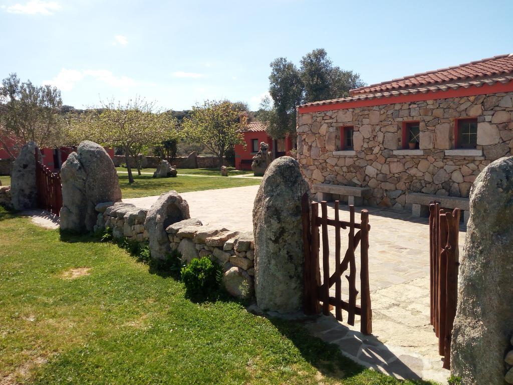 Turismo Rurale L'Agliuledda Villa Sant'Antonio di Gallura Luaran gambar