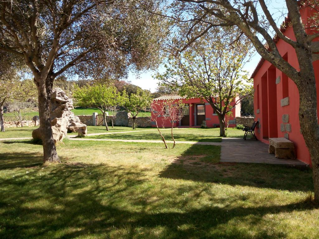 Turismo Rurale L'Agliuledda Villa Sant'Antonio di Gallura Luaran gambar
