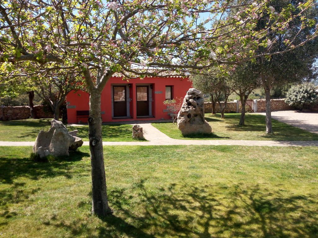 Turismo Rurale L'Agliuledda Villa Sant'Antonio di Gallura Luaran gambar