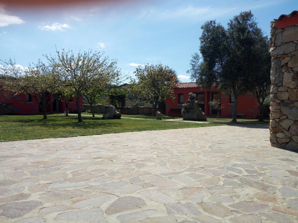Turismo Rurale L'Agliuledda Villa Sant'Antonio di Gallura Luaran gambar