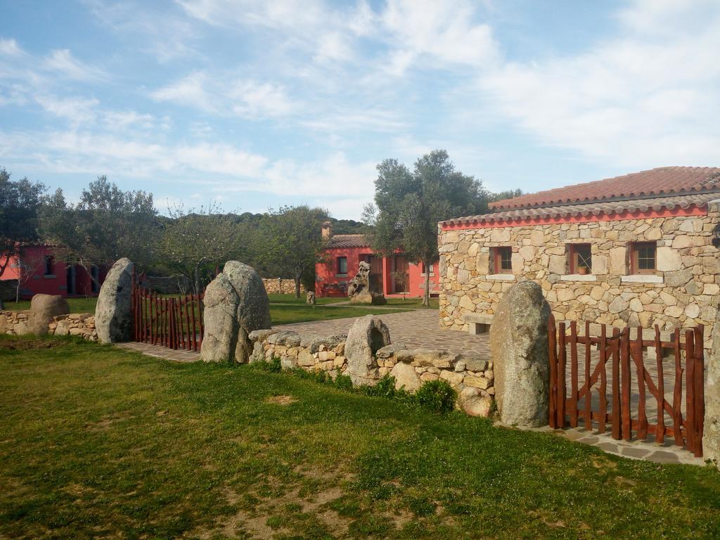 Turismo Rurale L'Agliuledda Villa Sant'Antonio di Gallura Luaran gambar