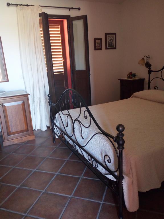 Turismo Rurale L'Agliuledda Villa Sant'Antonio di Gallura Luaran gambar