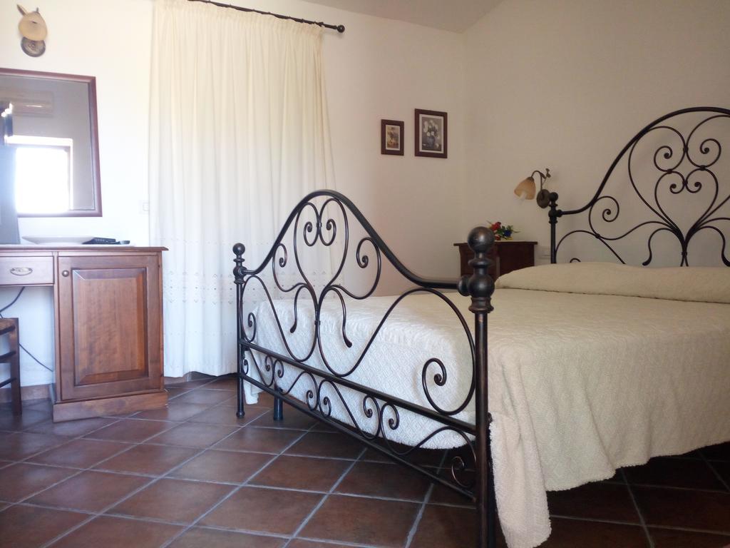 Turismo Rurale L'Agliuledda Villa Sant'Antonio di Gallura Luaran gambar