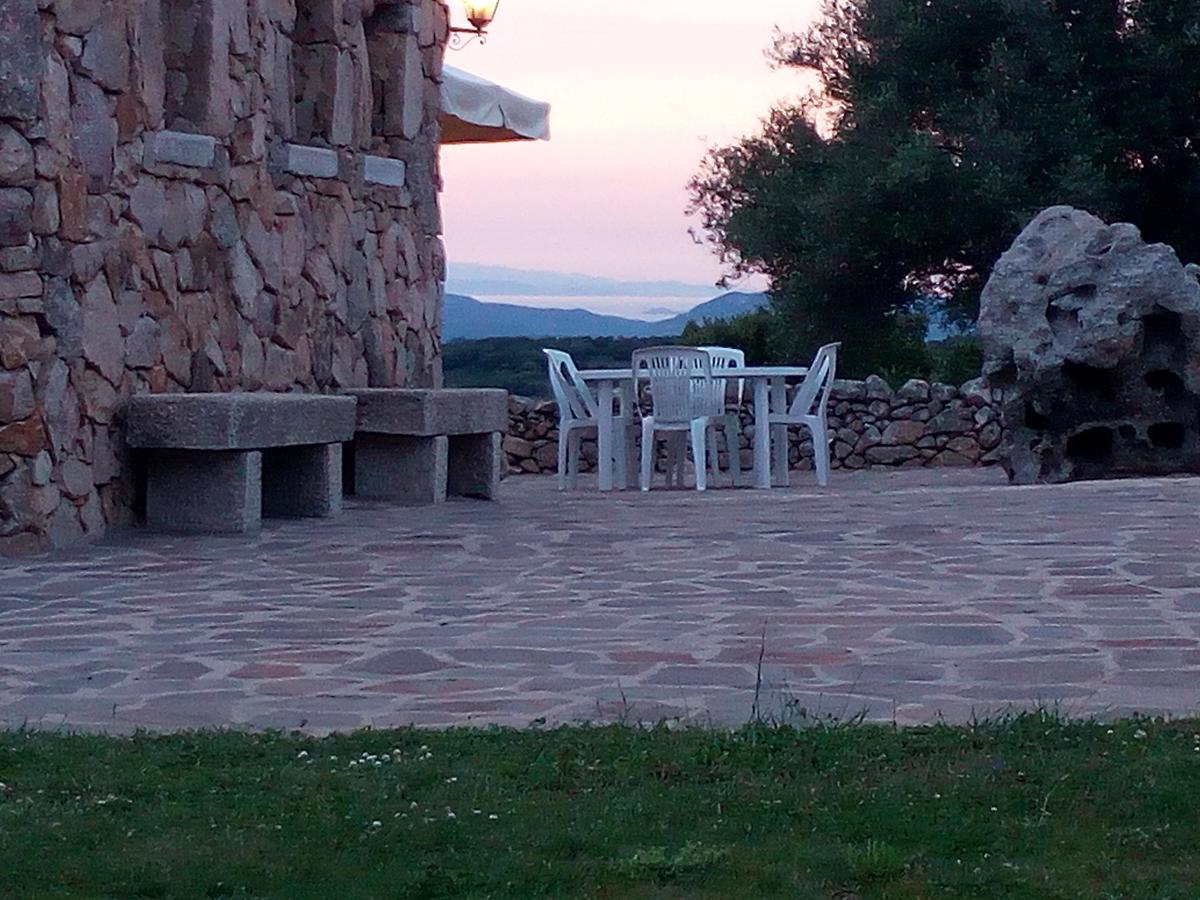 Turismo Rurale L'Agliuledda Villa Sant'Antonio di Gallura Luaran gambar